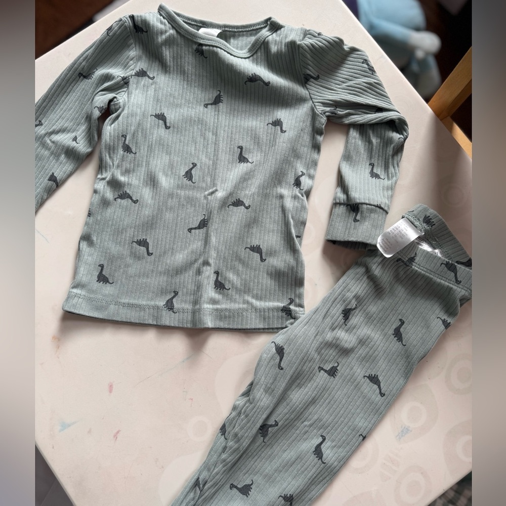 H&M 2, 2 piece sets sold together!